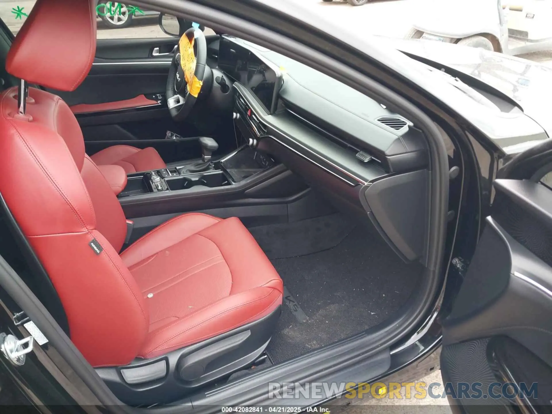 5 fotografías del automóvil dañado KNAG64J73S5359295 KIA K5 2025