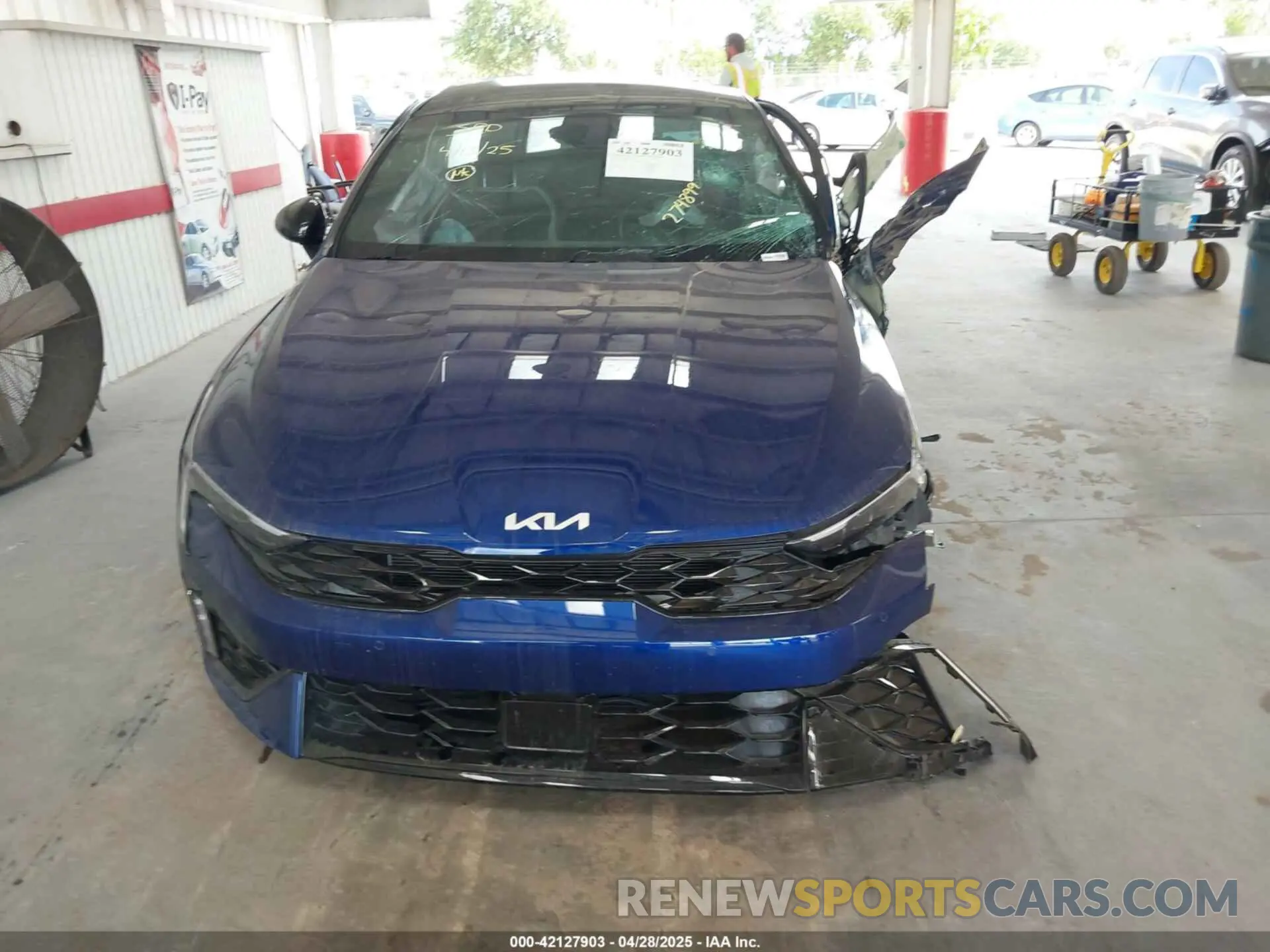 12 fotografías del automóvil dañado KNAG64J74S5274899 KIA K5 2025