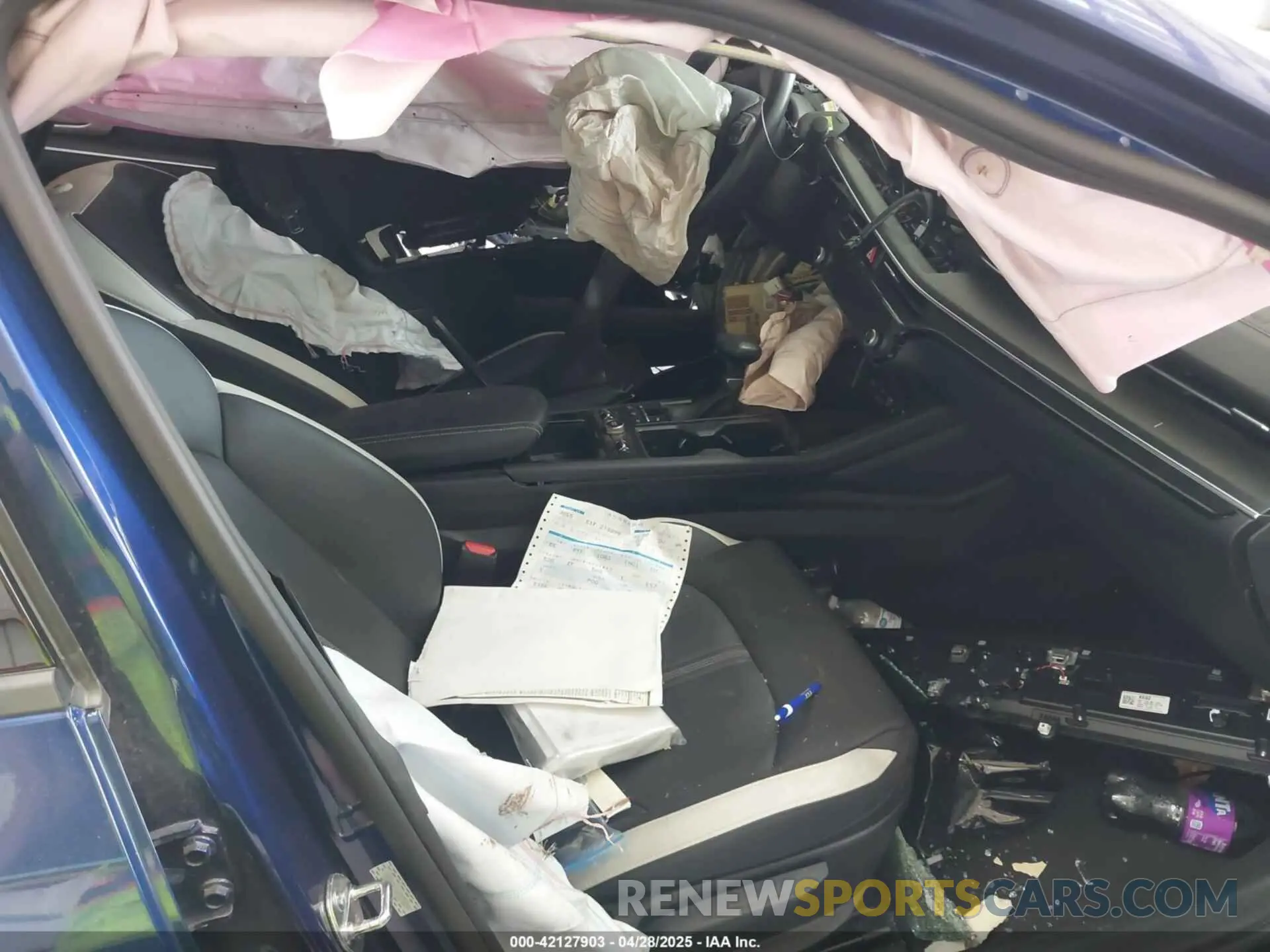 5 fotografías del automóvil dañado KNAG64J74S5274899 KIA K5 2025