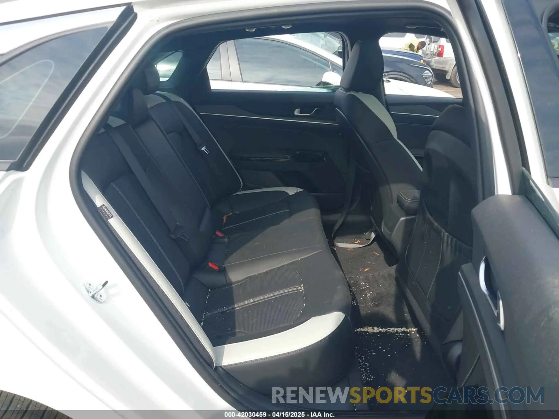 8 fotografías del automóvil dañado KNAG64J74S5302720 KIA K5 2025