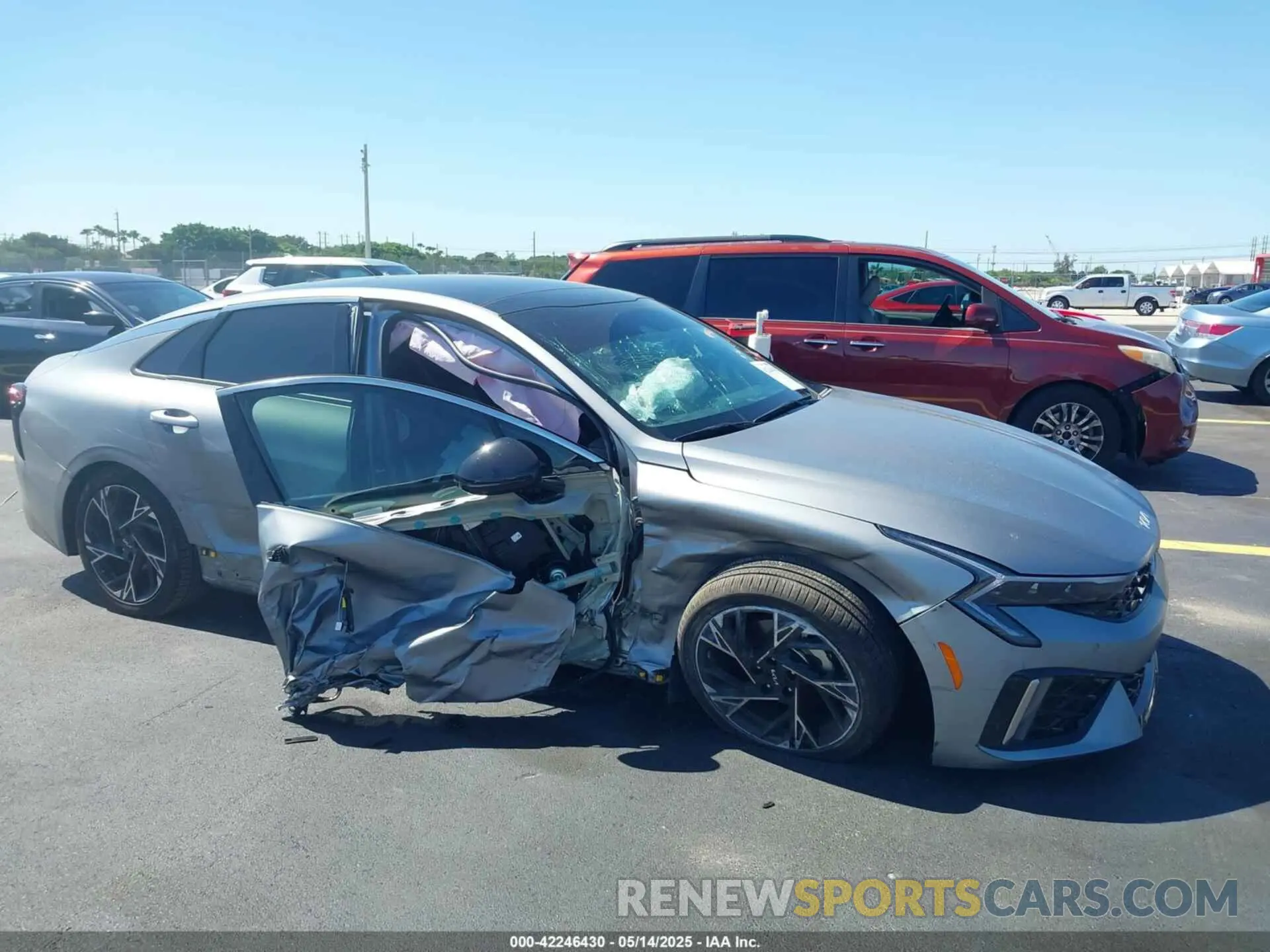 6 fotografías del automóvil dañado KNAG64J74S5320148 KIA K5 2025