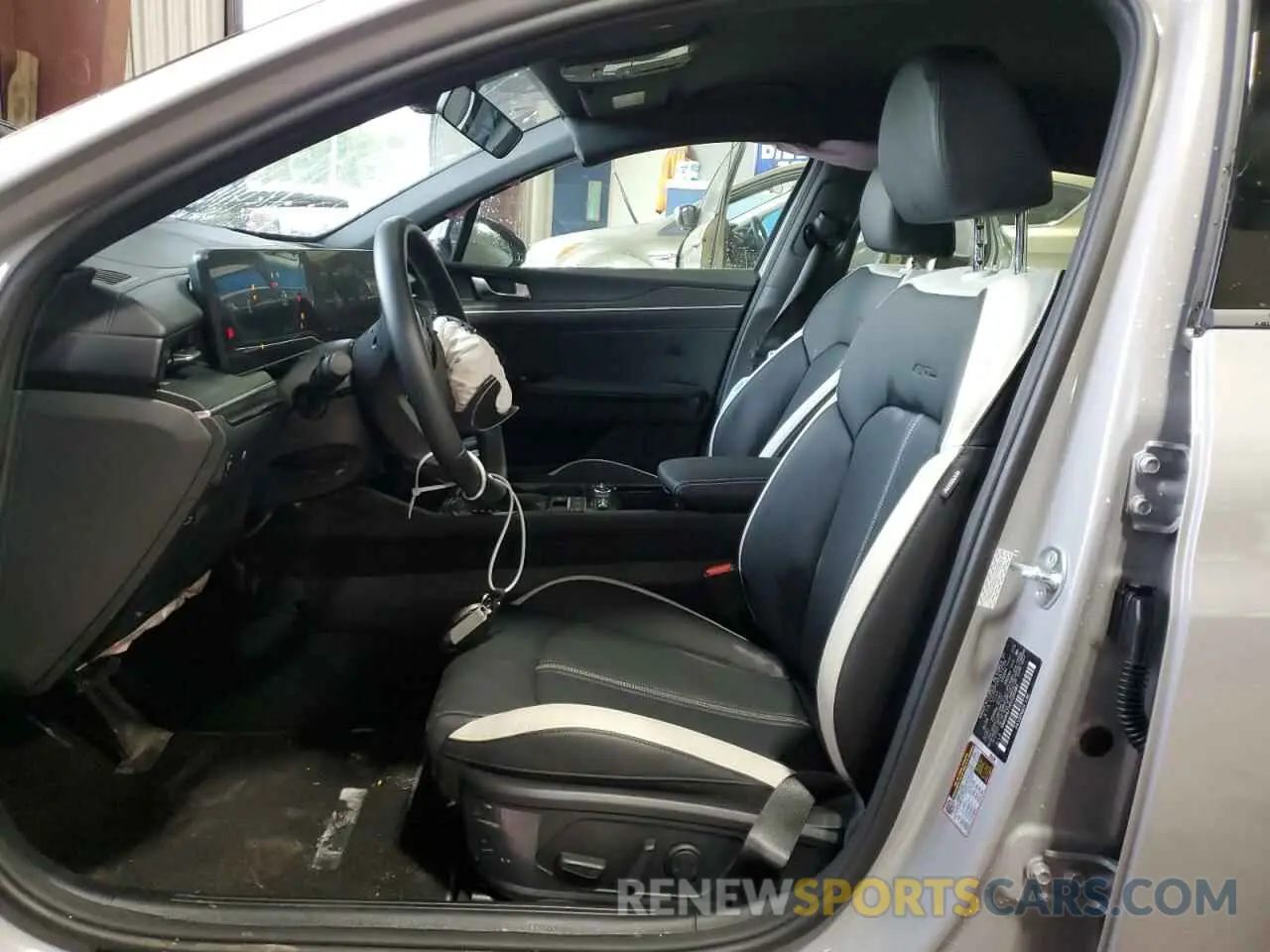 7 fotografías del automóvil dañado KNAG64J74S5335961 KIA K5 2025