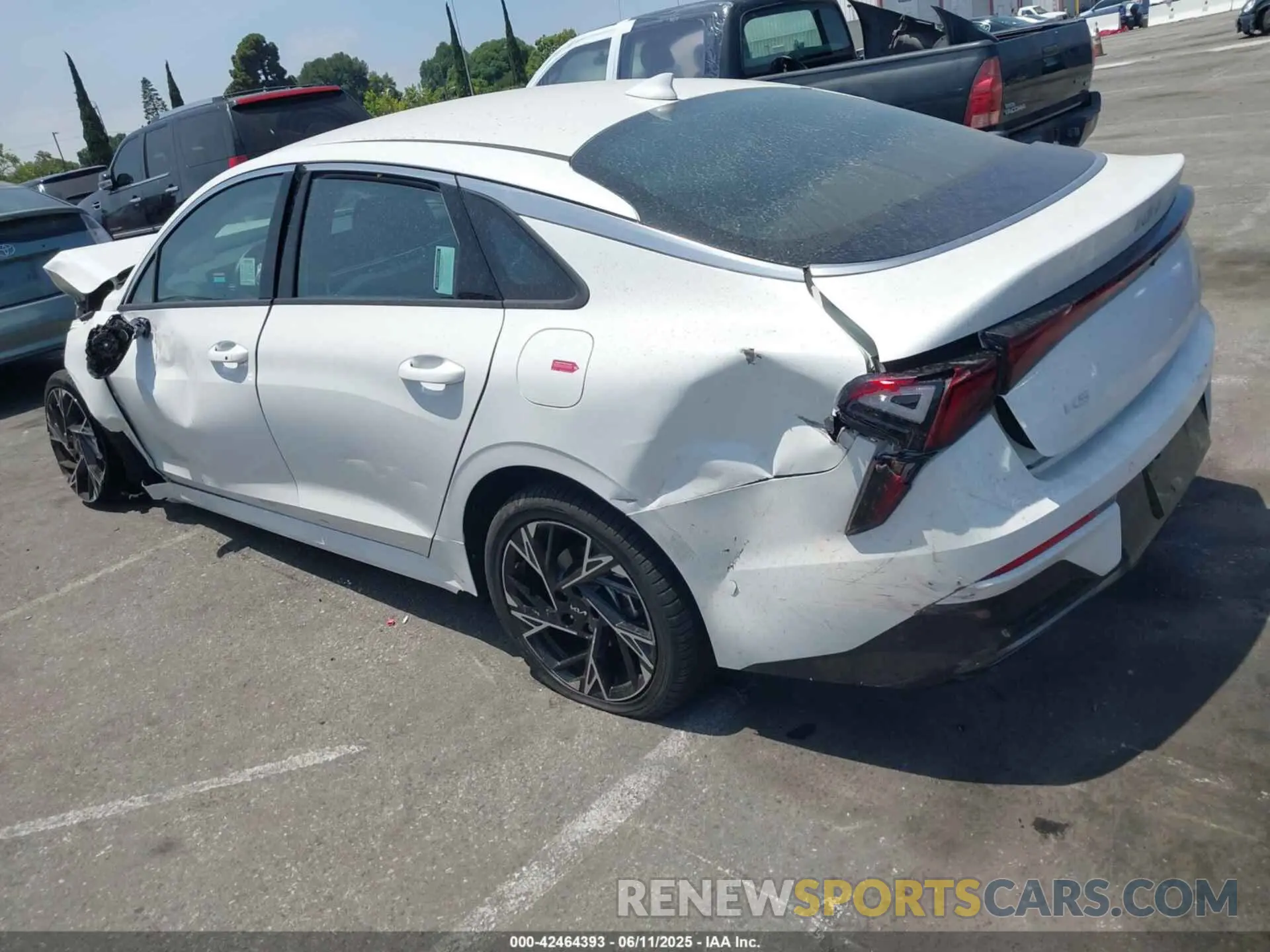3 fotografías del automóvil dañado KNAG64J74S5352551 KIA K5 2025