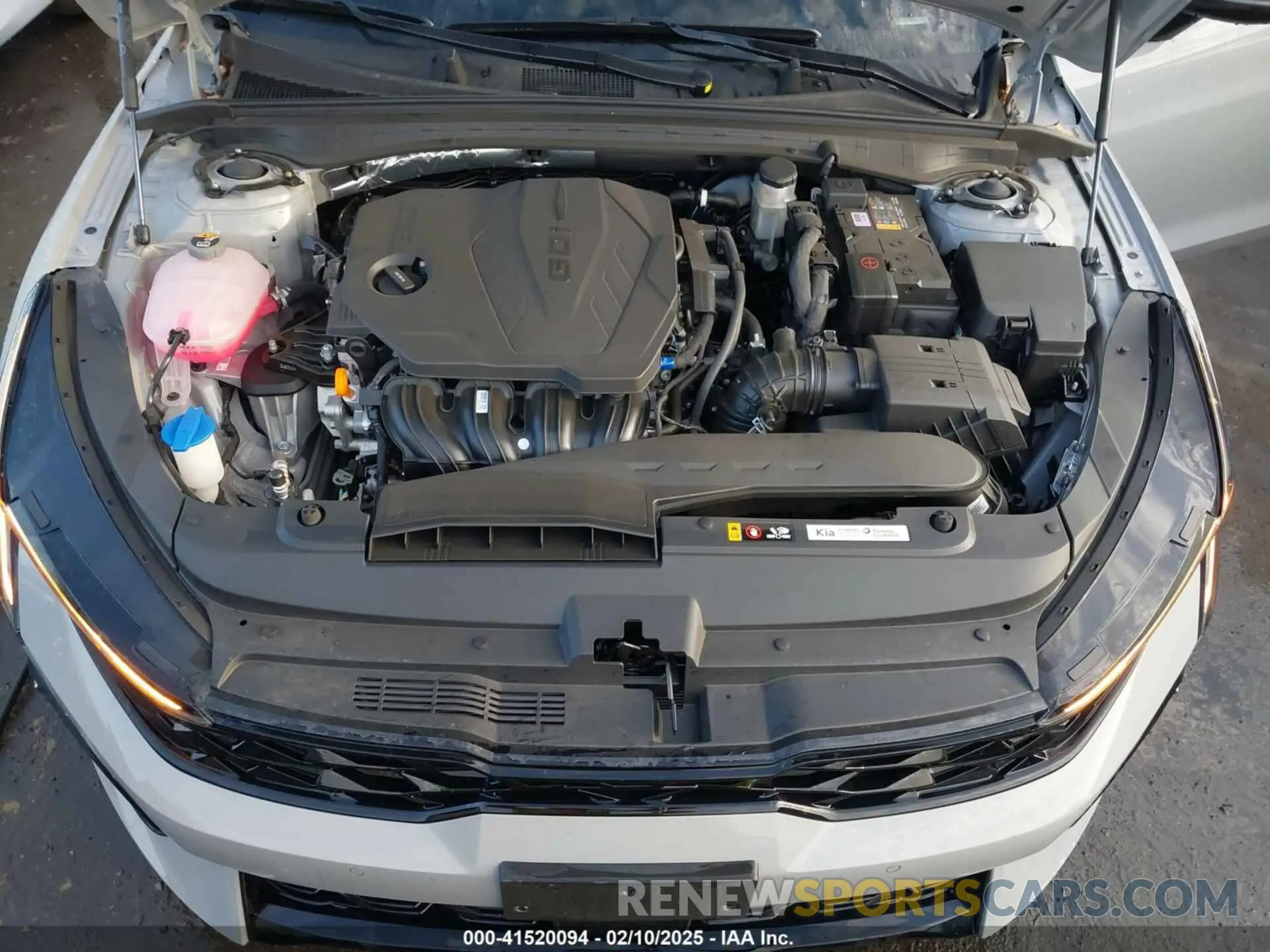 10 fotografías del automóvil dañado KNAG64J75S5274183 KIA K5 2025