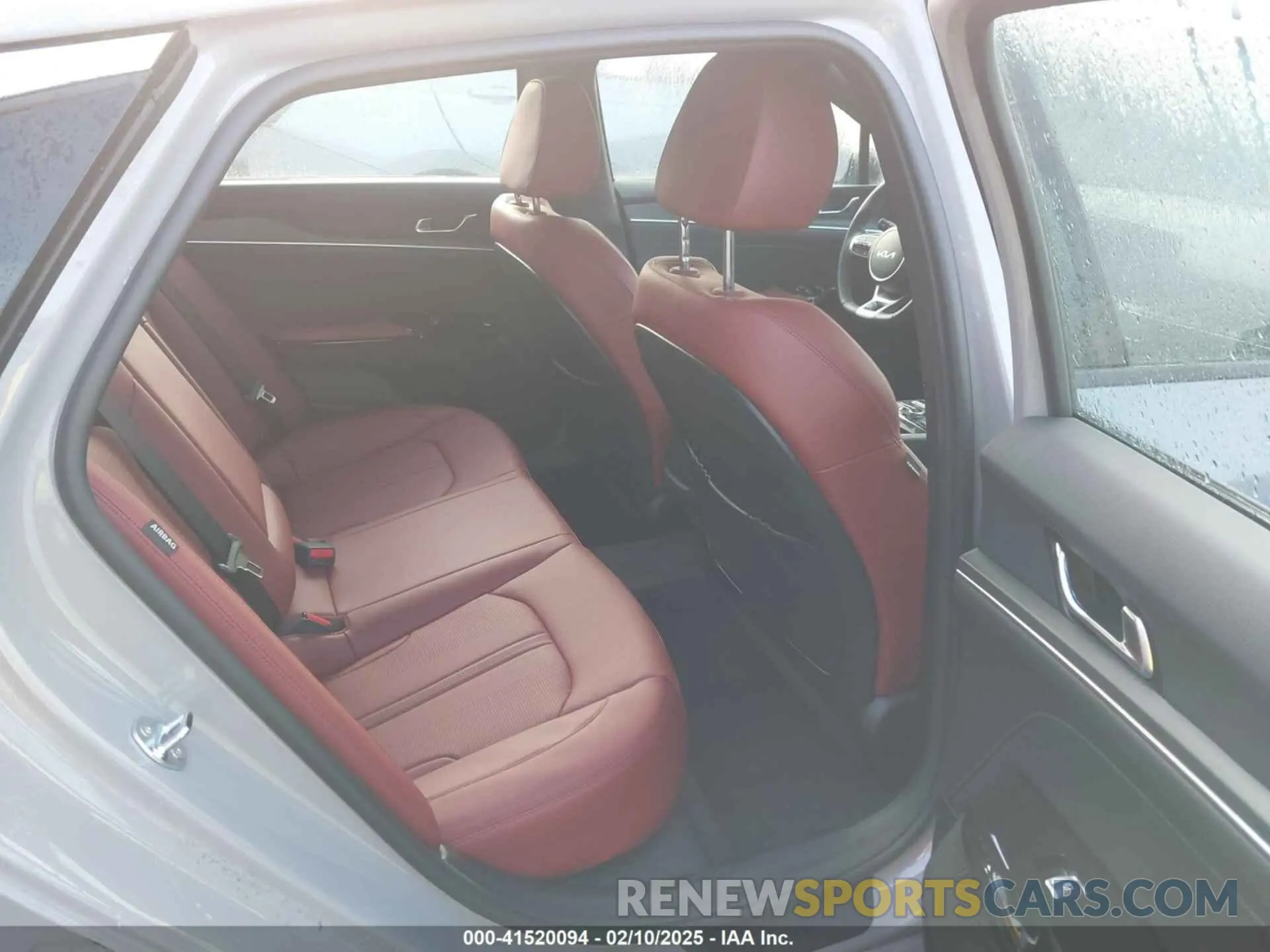 8 fotografías del automóvil dañado KNAG64J75S5274183 KIA K5 2025