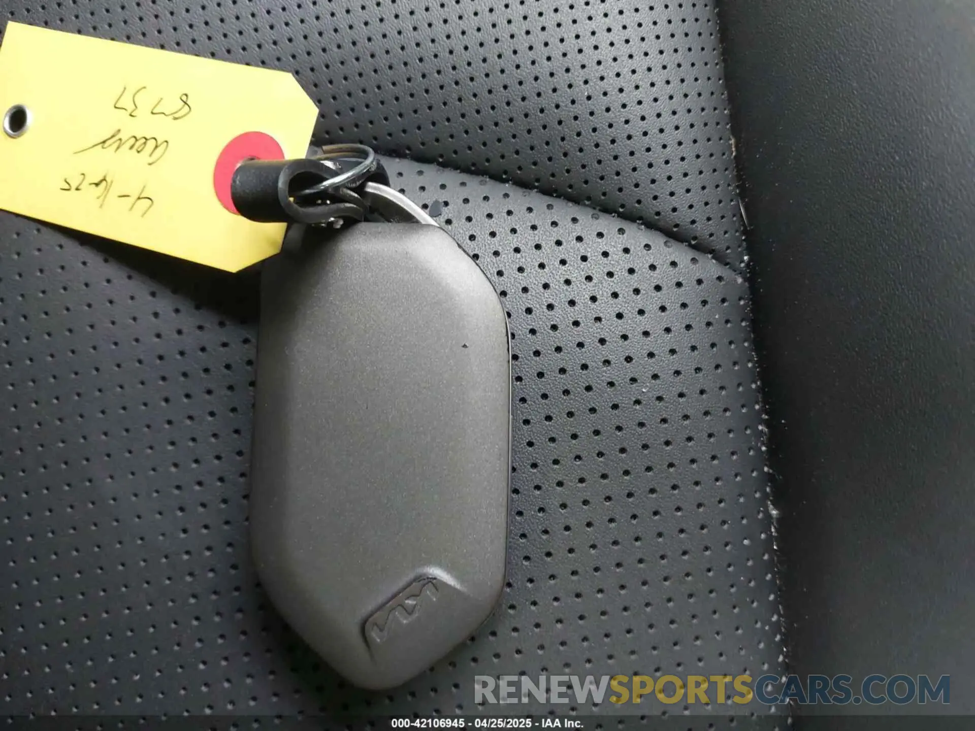 11 fotografías del automóvil dañado KNAG64J75S5280775 KIA K5 2025