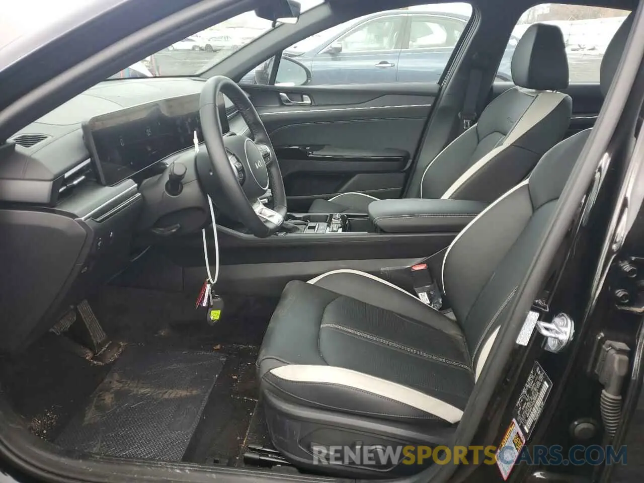 7 fotografías del automóvil dañado KNAG64J75S5298404 KIA K5 2025
