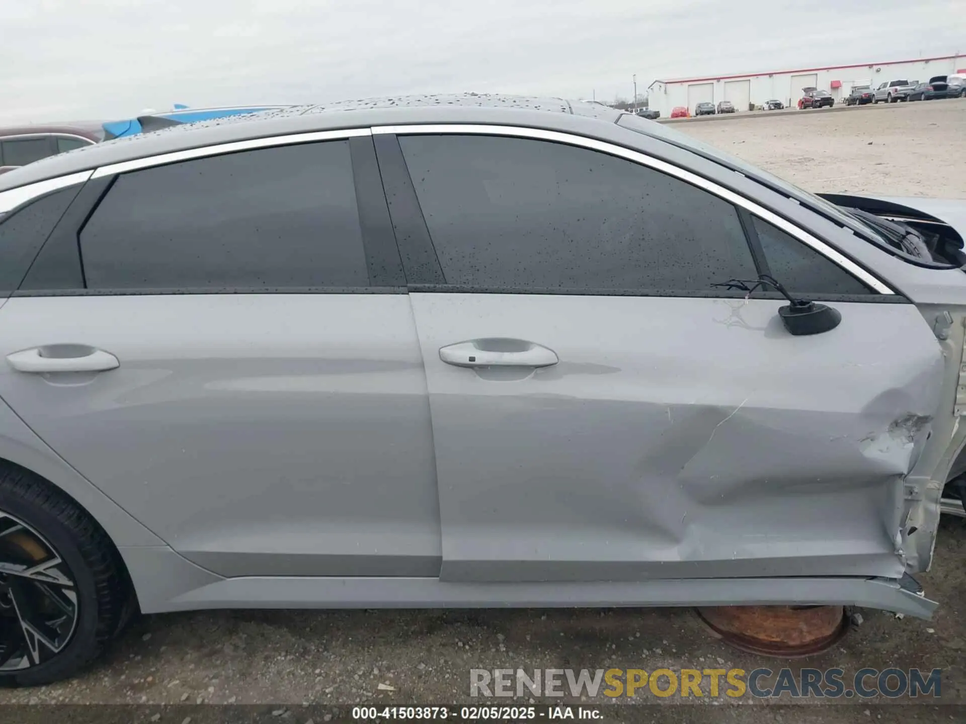14 fotografías del automóvil dañado KNAG64J75S5304492 KIA K5 2025