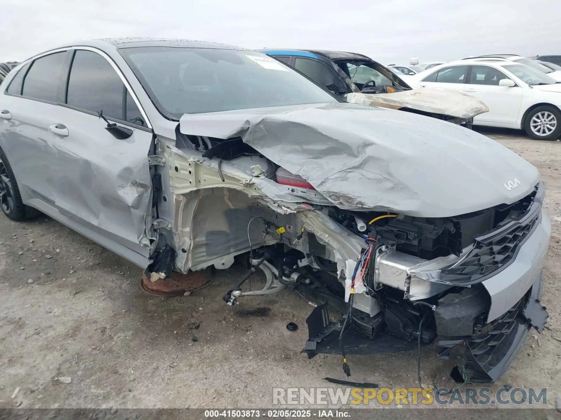 6 fotografías del automóvil dañado KNAG64J75S5304492 KIA K5 2025