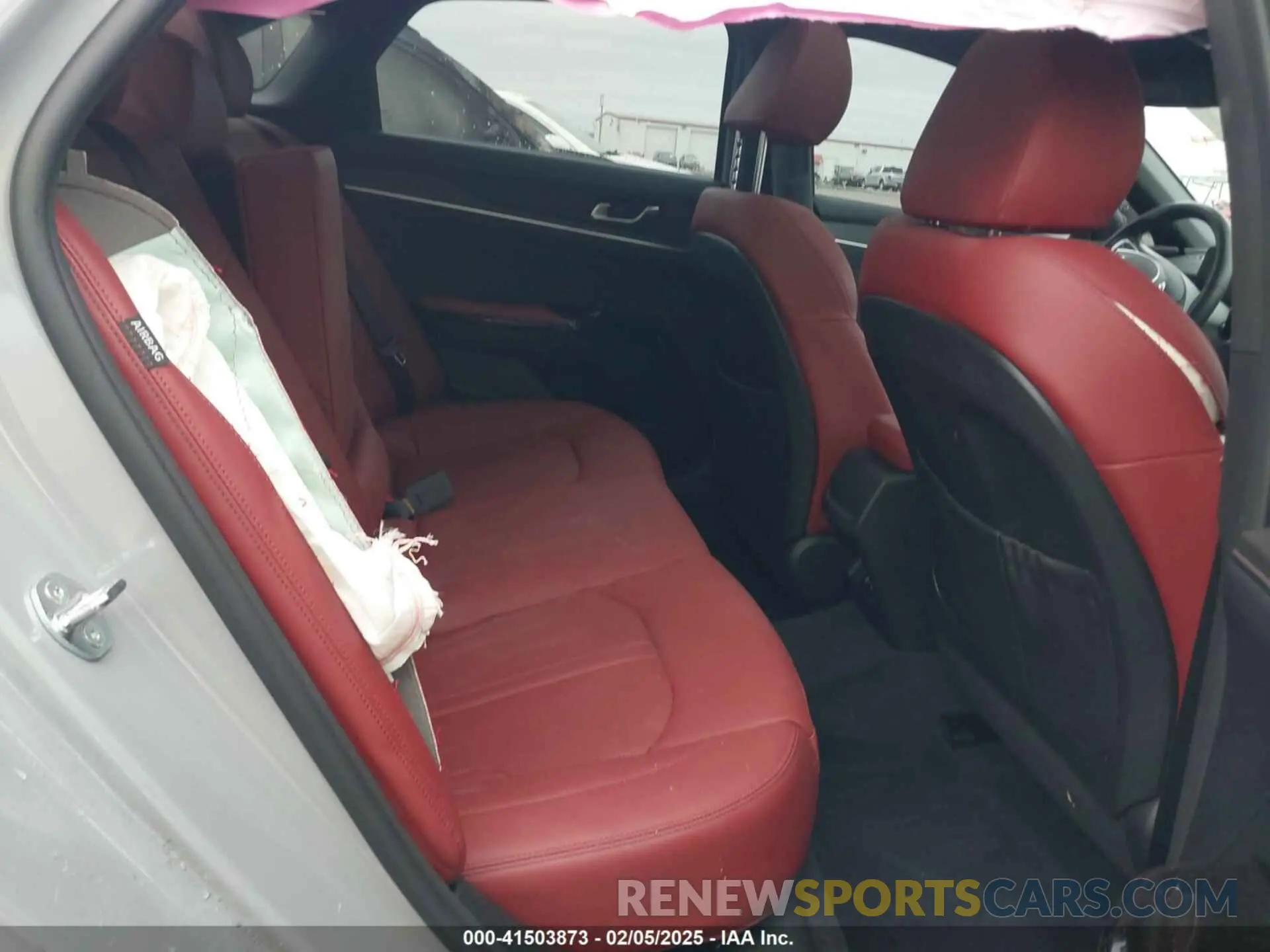 8 fotografías del automóvil dañado KNAG64J75S5304492 KIA K5 2025