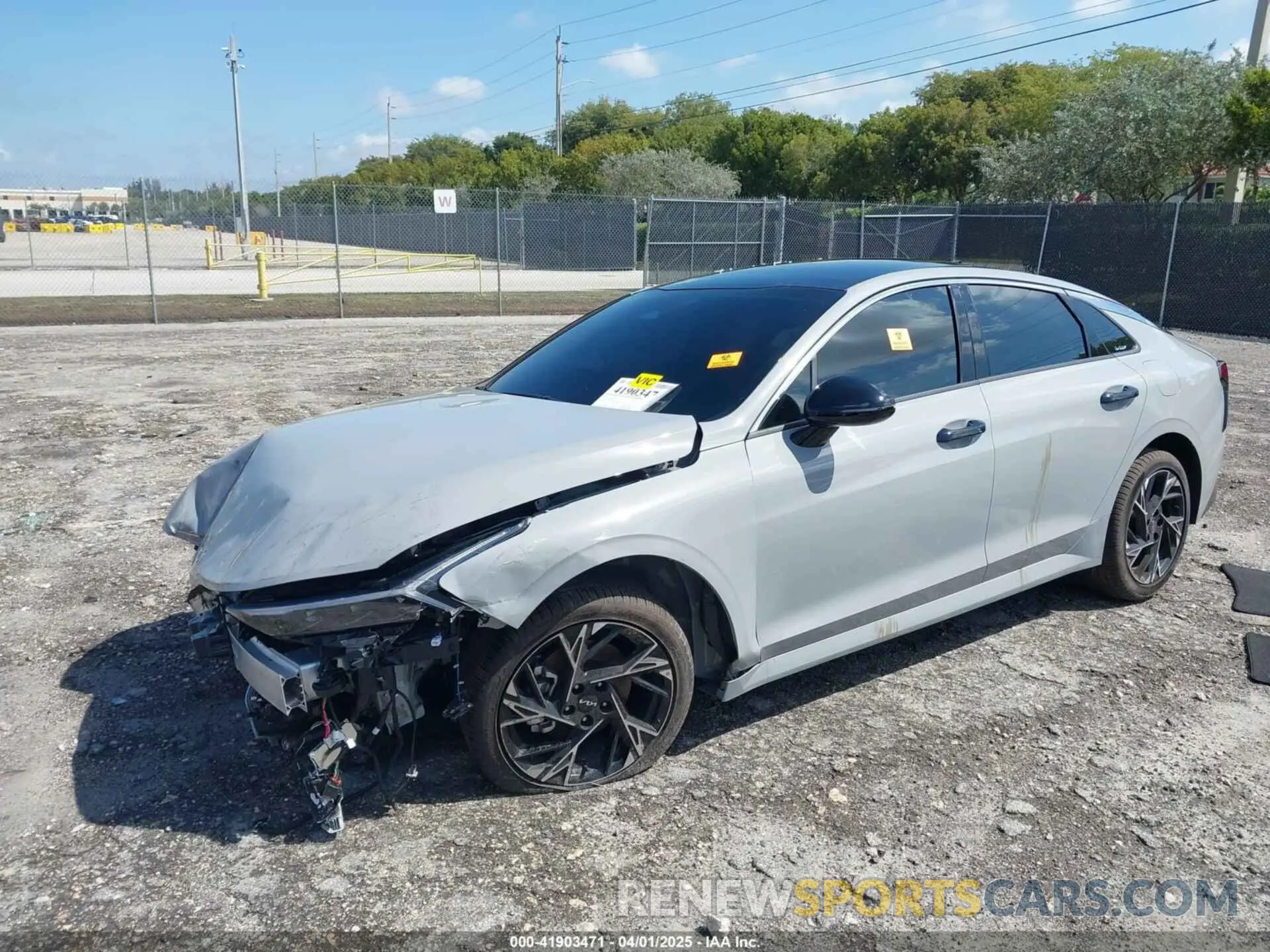 2 fotografías del automóvil dañado KNAG64J75S5327447 KIA K5 2025