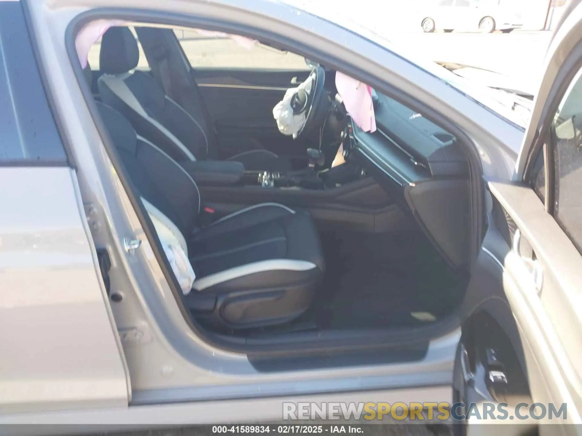 5 fotografías del automóvil dañado KNAG64J76S5298198 KIA K5 2025