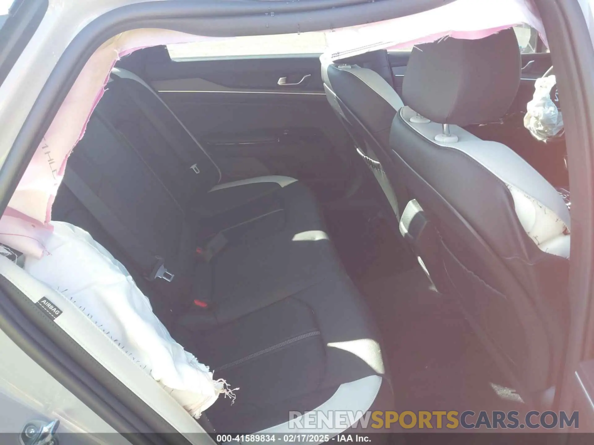 8 fotografías del automóvil dañado KNAG64J76S5298198 KIA K5 2025
