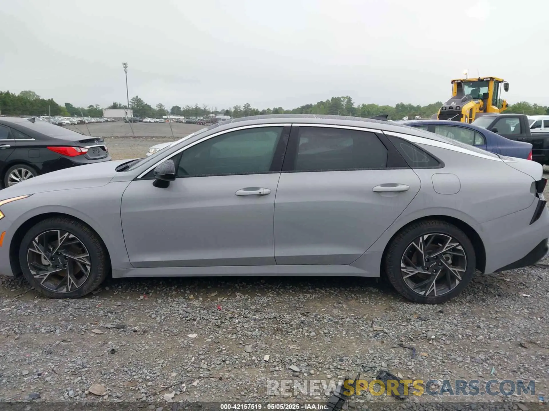 15 fotografías del automóvil dañado KNAG64J76S5316831 KIA K5 2025