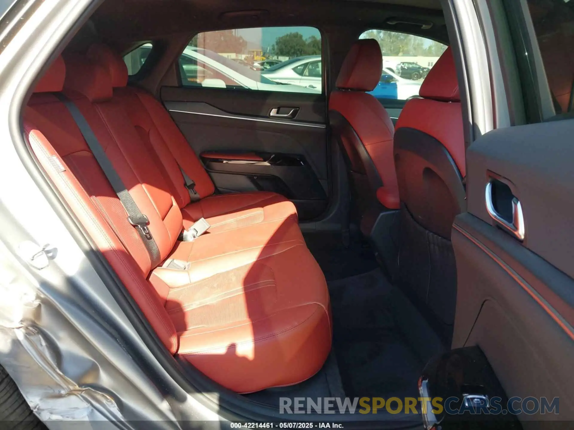 8 fotografías del automóvil dañado KNAG64J76S5318286 KIA K5 2025
