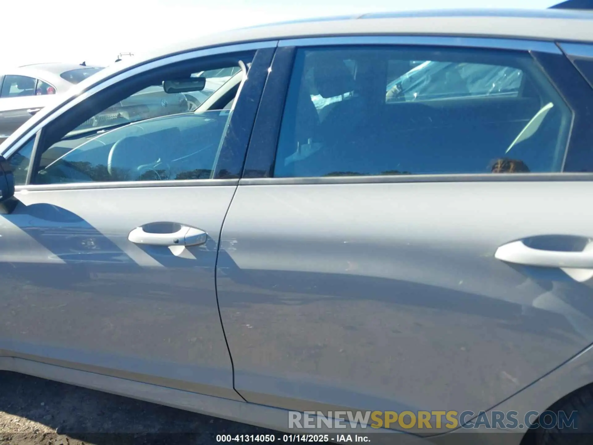 14 fotografías del automóvil dañado KNAG64J78S5285954 KIA K5 2025