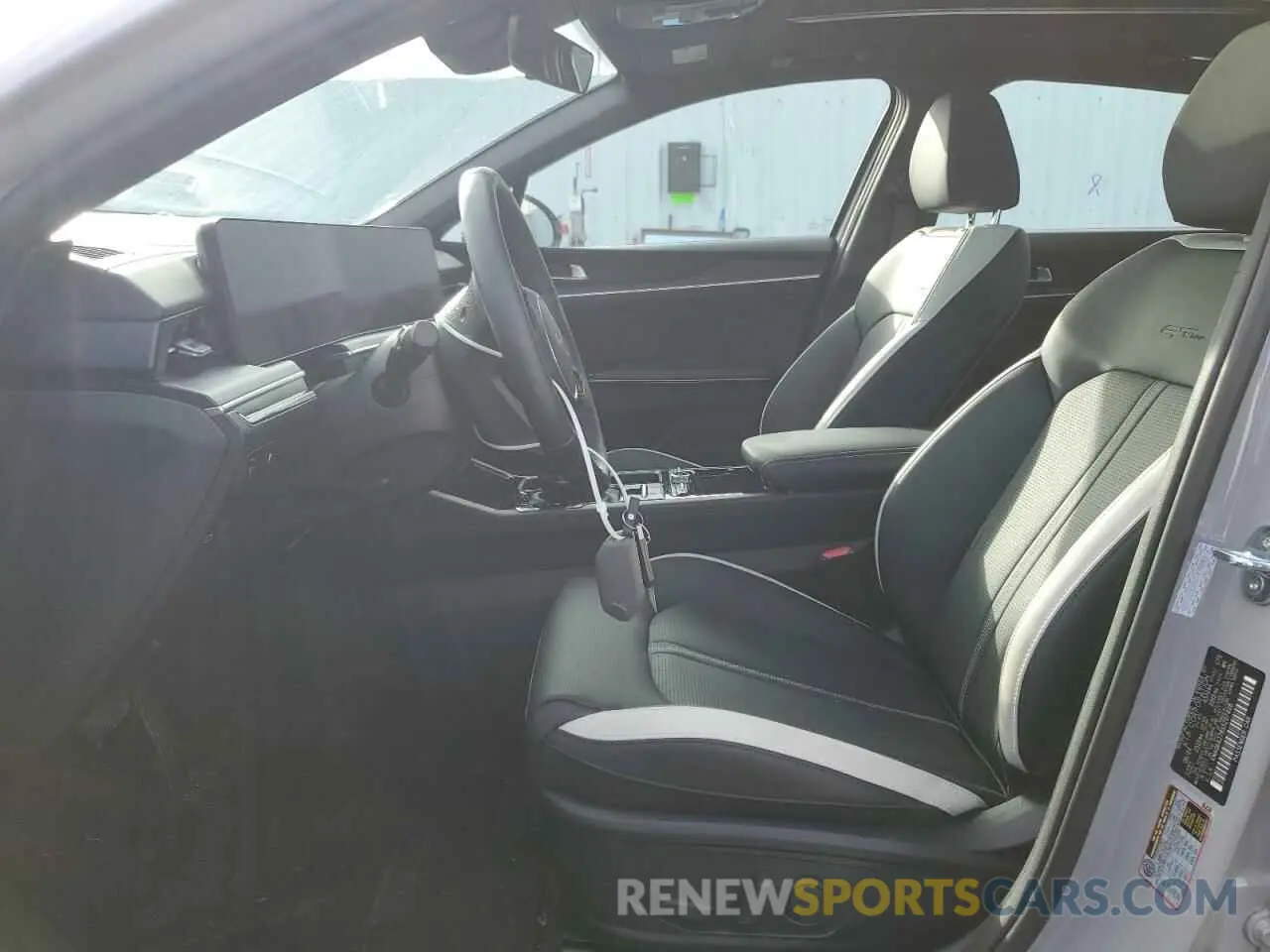 7 fotografías del automóvil dañado KNAG64J78S5297408 KIA K5 2025