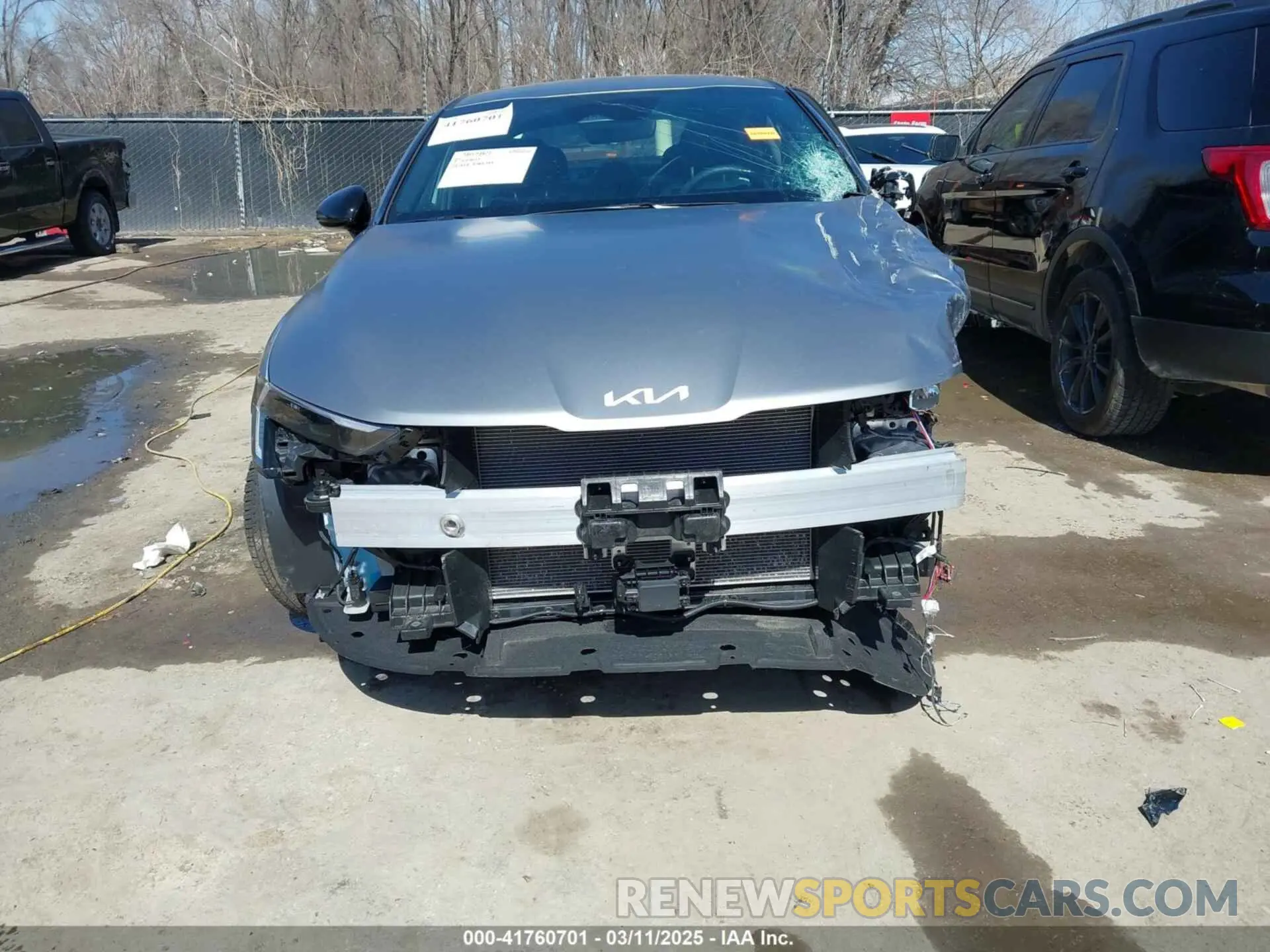 19 fotografías del automóvil dañado KNAG64J78S5311081 KIA K5 2025