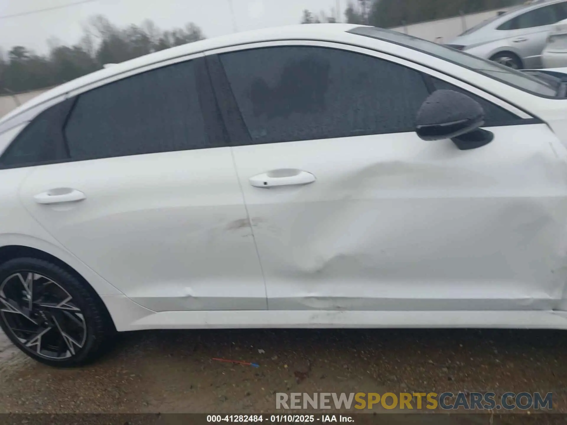 20 fotografías del automóvil dañado KNAG64J78S5313865 KIA K5 2025
