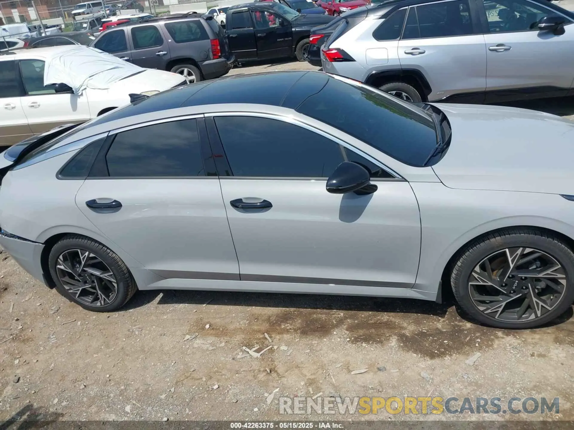 13 fotografías del automóvil dañado KNAG64J78S5330696 KIA K5 2025