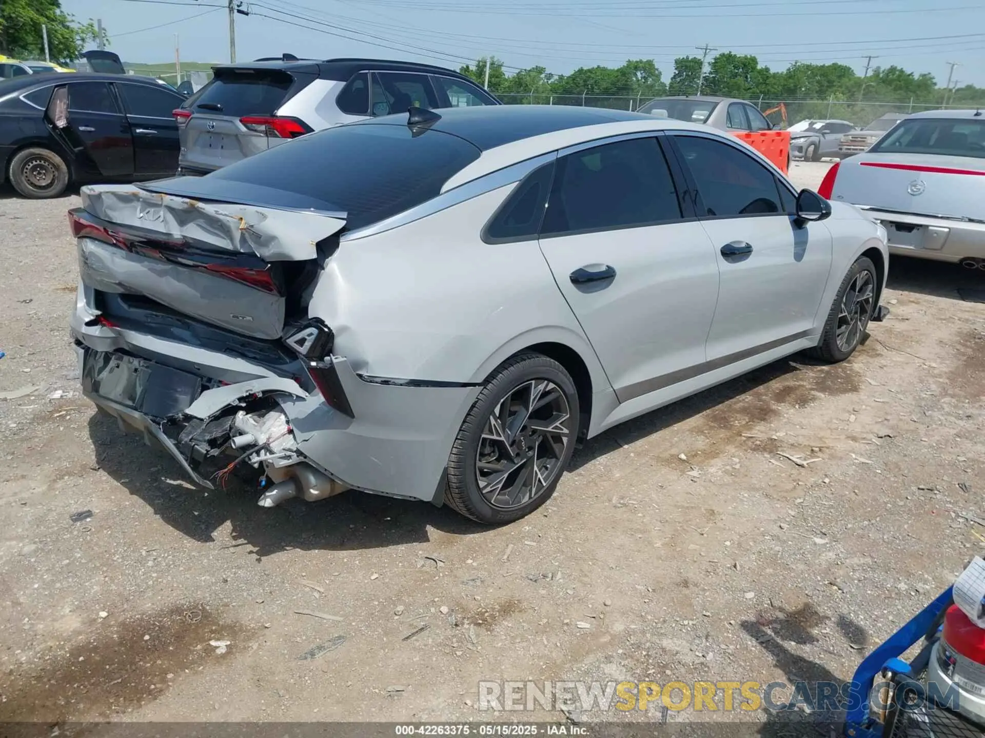 4 fotografías del automóvil dañado KNAG64J78S5330696 KIA K5 2025
