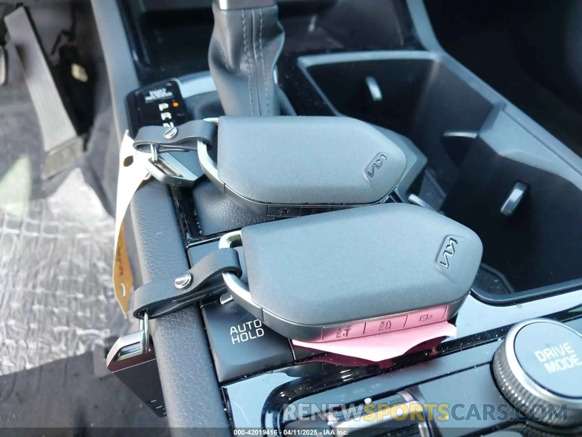 11 fotografías del automóvil dañado KNAG64J78S5335252 KIA K5 2025