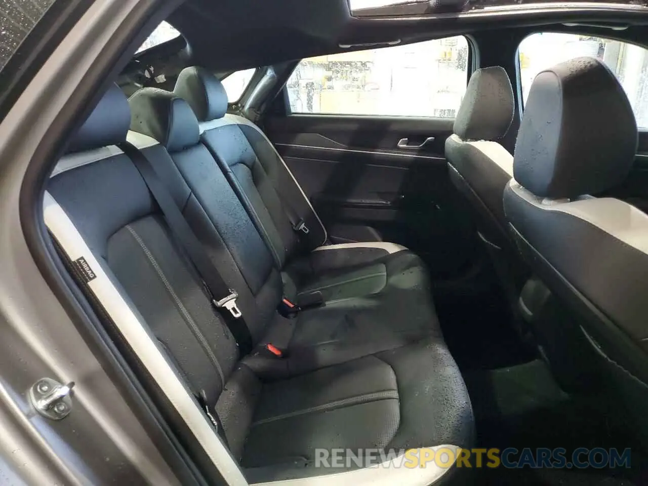 10 fotografías del automóvil dañado KNAG64J78S5346977 KIA K5 2025