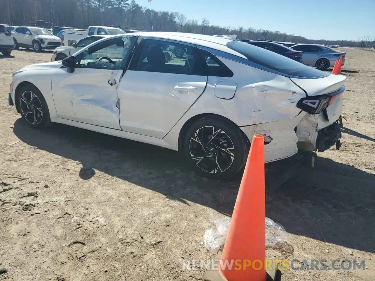 2 fotografías del automóvil dañado KNAG64J79S5280505 KIA K5 2025