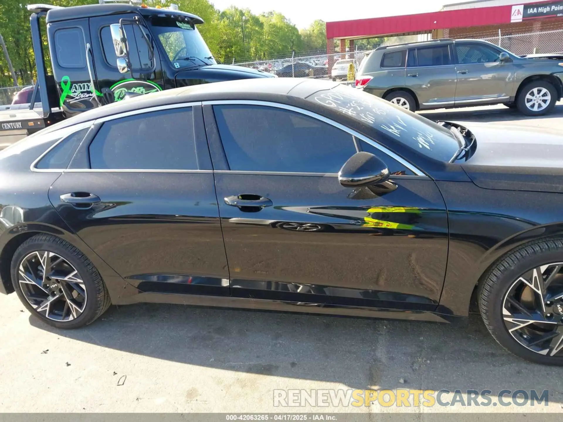 13 fotografías del automóvil dañado KNAG64J79S5299569 KIA K5 2025