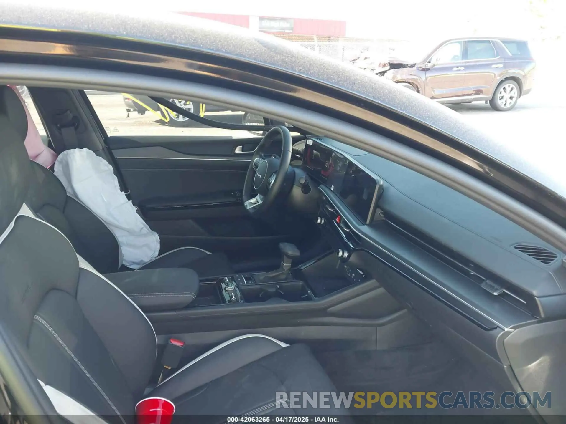 5 fotografías del automóvil dañado KNAG64J79S5299569 KIA K5 2025