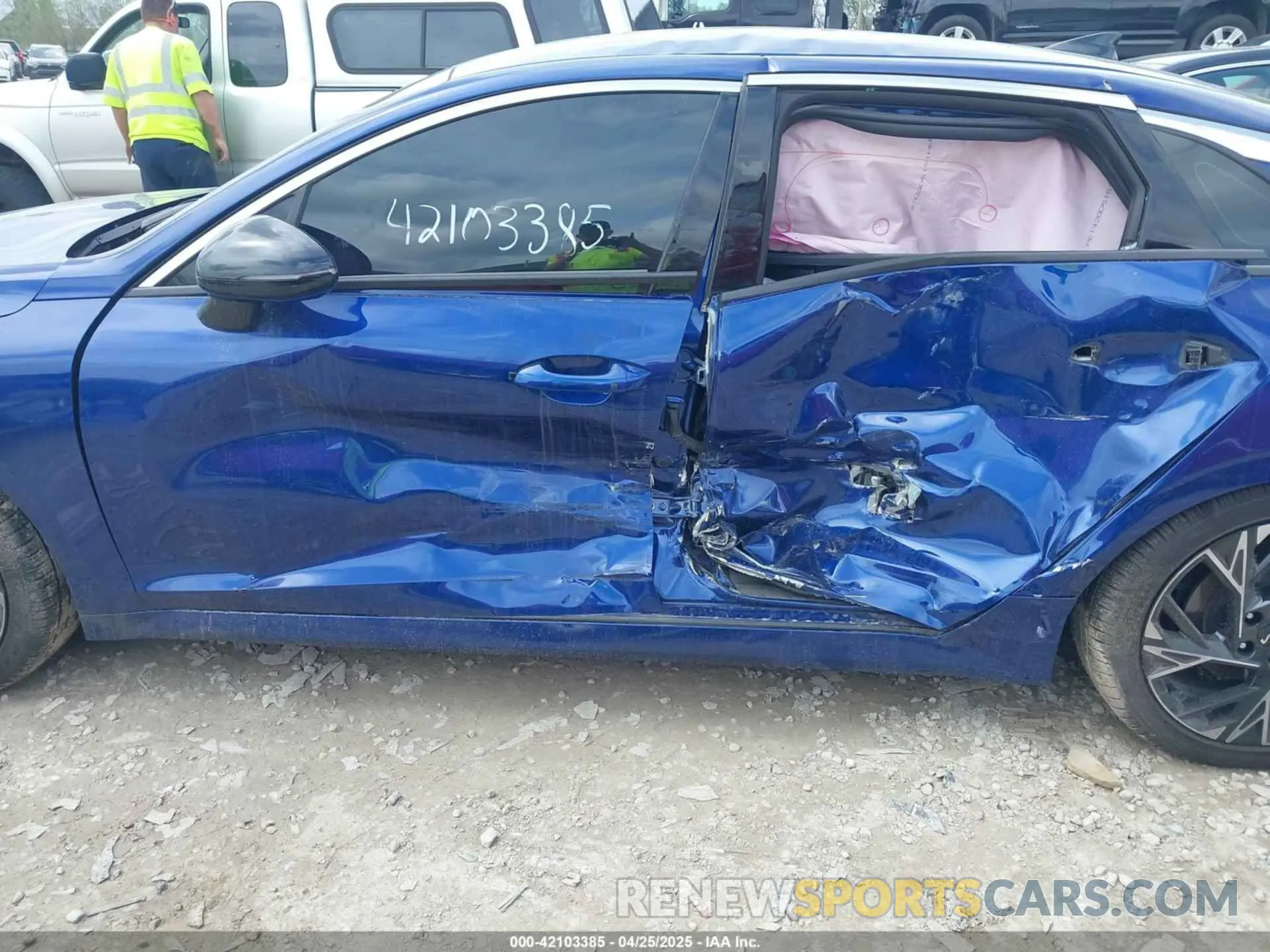 14 fotografías del automóvil dañado KNAG64J79S5299894 KIA K5 2025
