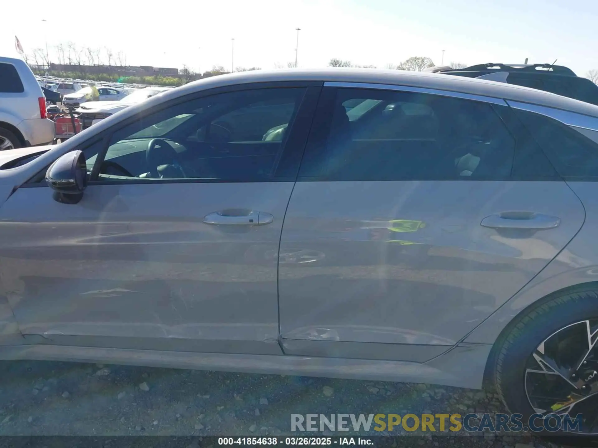 14 fotografías del automóvil dañado KNAG64J79S5311638 KIA K5 2025