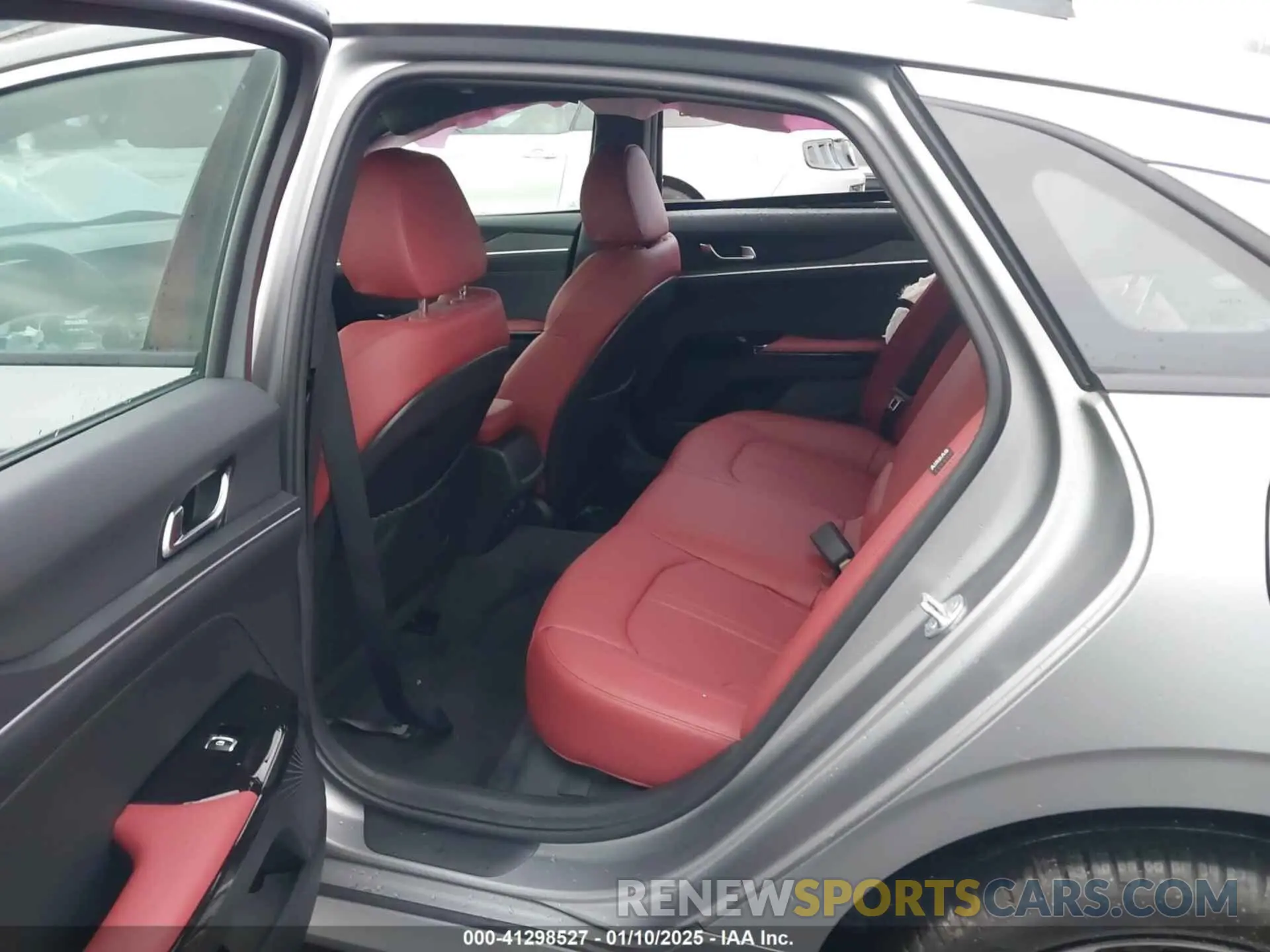 8 fotografías del automóvil dañado KNAG64J79S5337107 KIA K5 2025