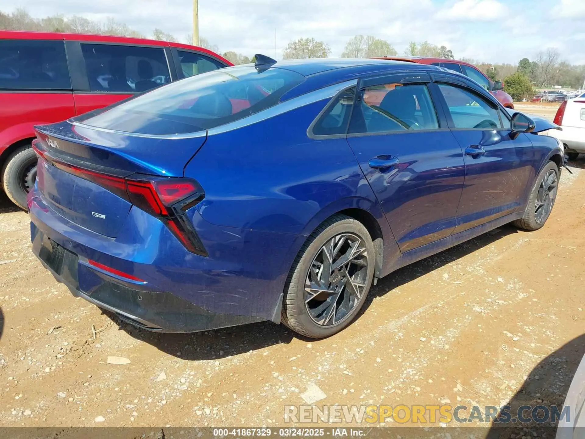 4 fotografías del automóvil dañado KNAG64J7XS5281369 KIA K5 2025