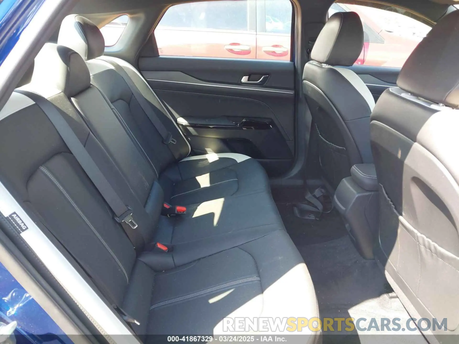 8 fotografías del automóvil dañado KNAG64J7XS5281369 KIA K5 2025