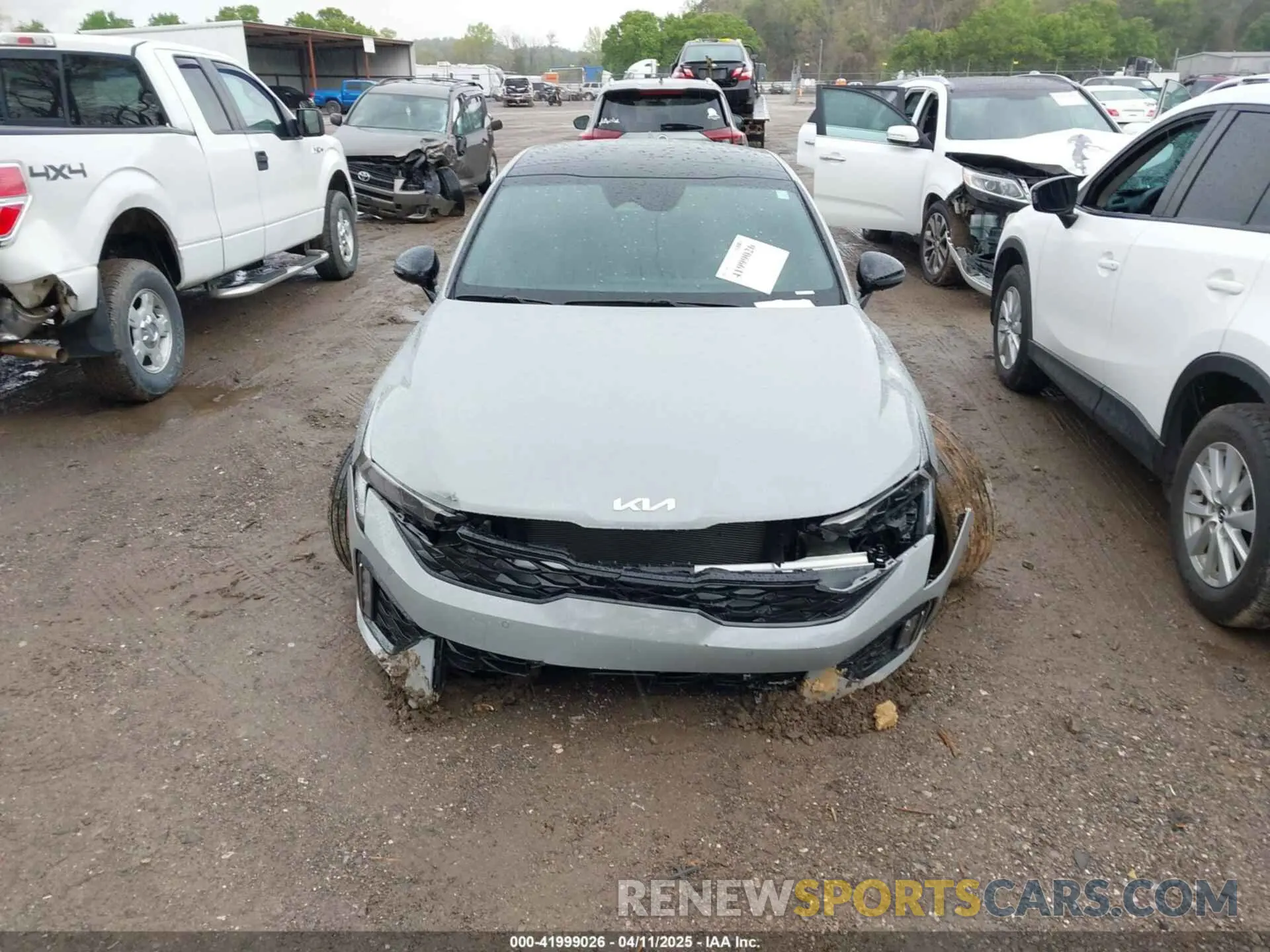 12 fotografías del automóvil dañado KNAG64J7XS5292355 KIA K5 2025