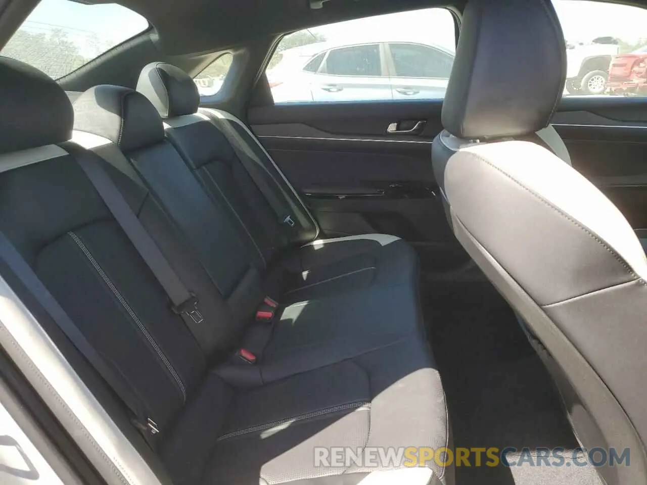 10 fotografías del automóvil dañado KNAG64J7XS5305119 KIA K5 2025