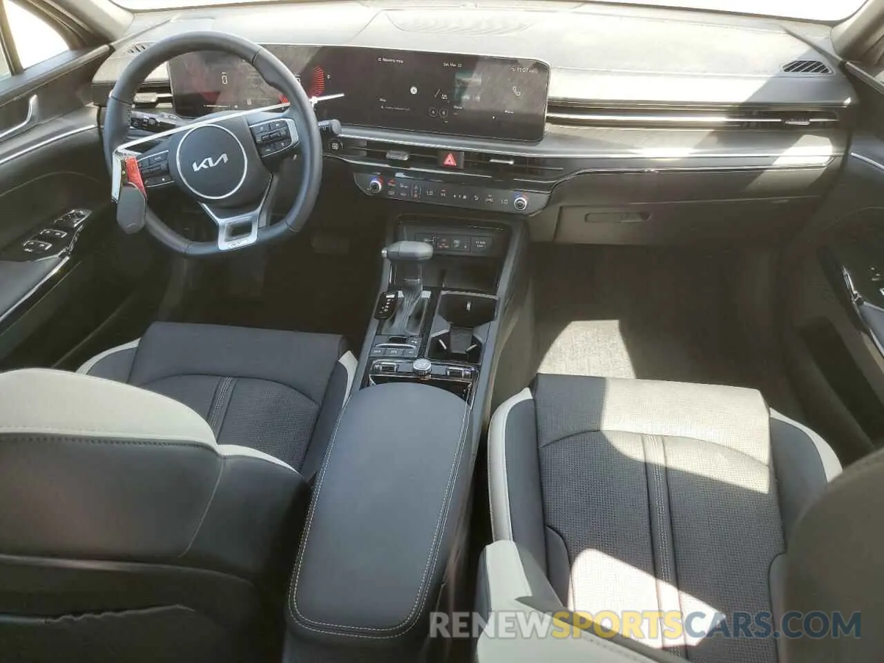 8 fotografías del automóvil dañado KNAG64J7XS5305119 KIA K5 2025