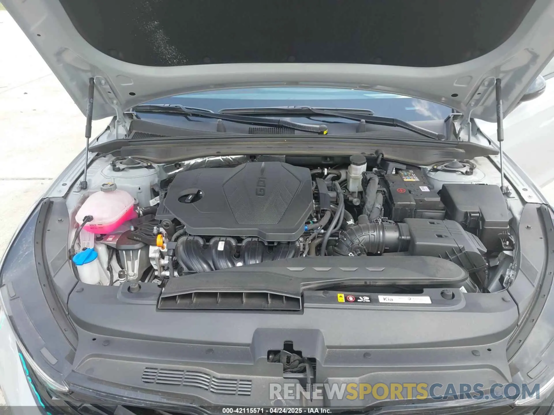 10 fotografías del automóvil dañado KNAG64J7XS5313589 KIA K5 2025