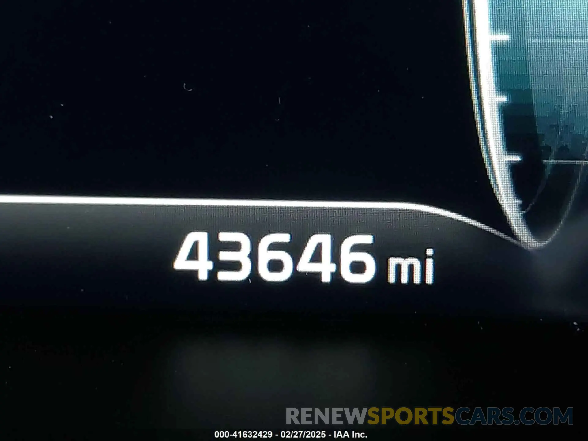 15 fotografías del automóvil dañado KNAS34J60K6010910 KIA K900 2019