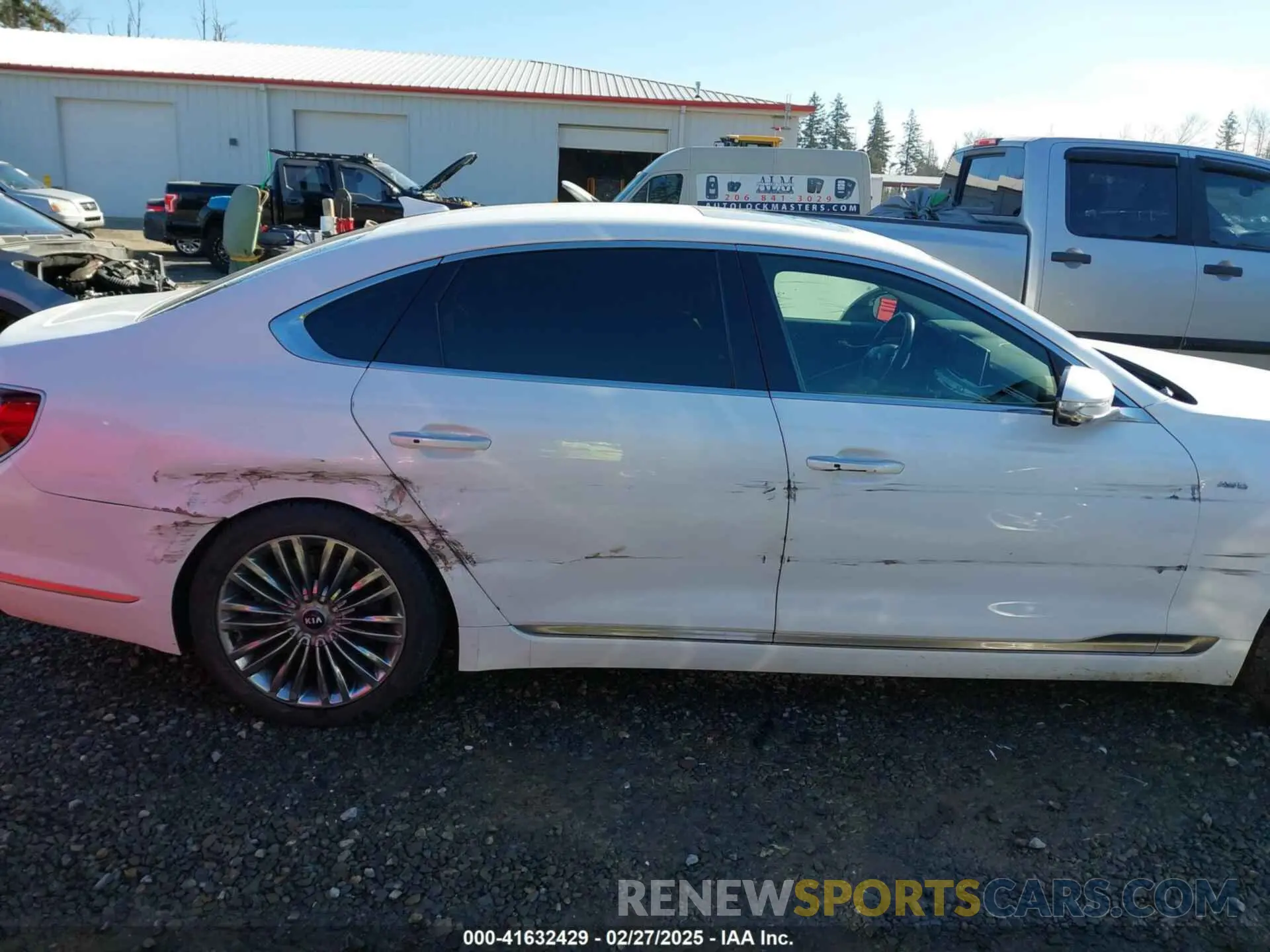 6 fotografías del automóvil dañado KNAS34J60K6010910 KIA K900 2019