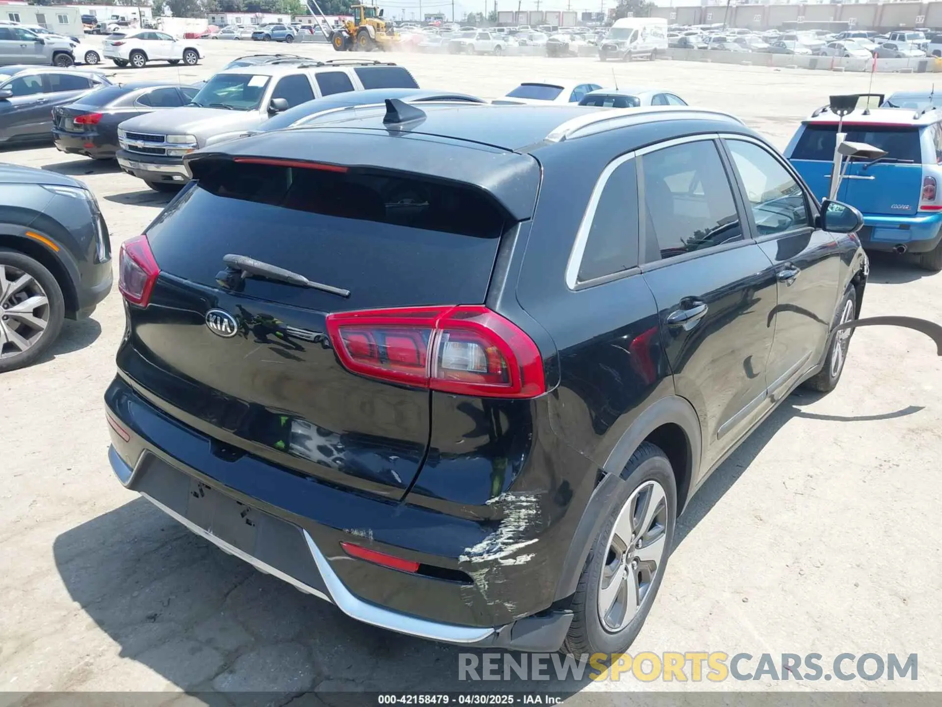 4 fotografías del automóvil dañado KNDCB3LC0K5290177 KIA NIRO 2019