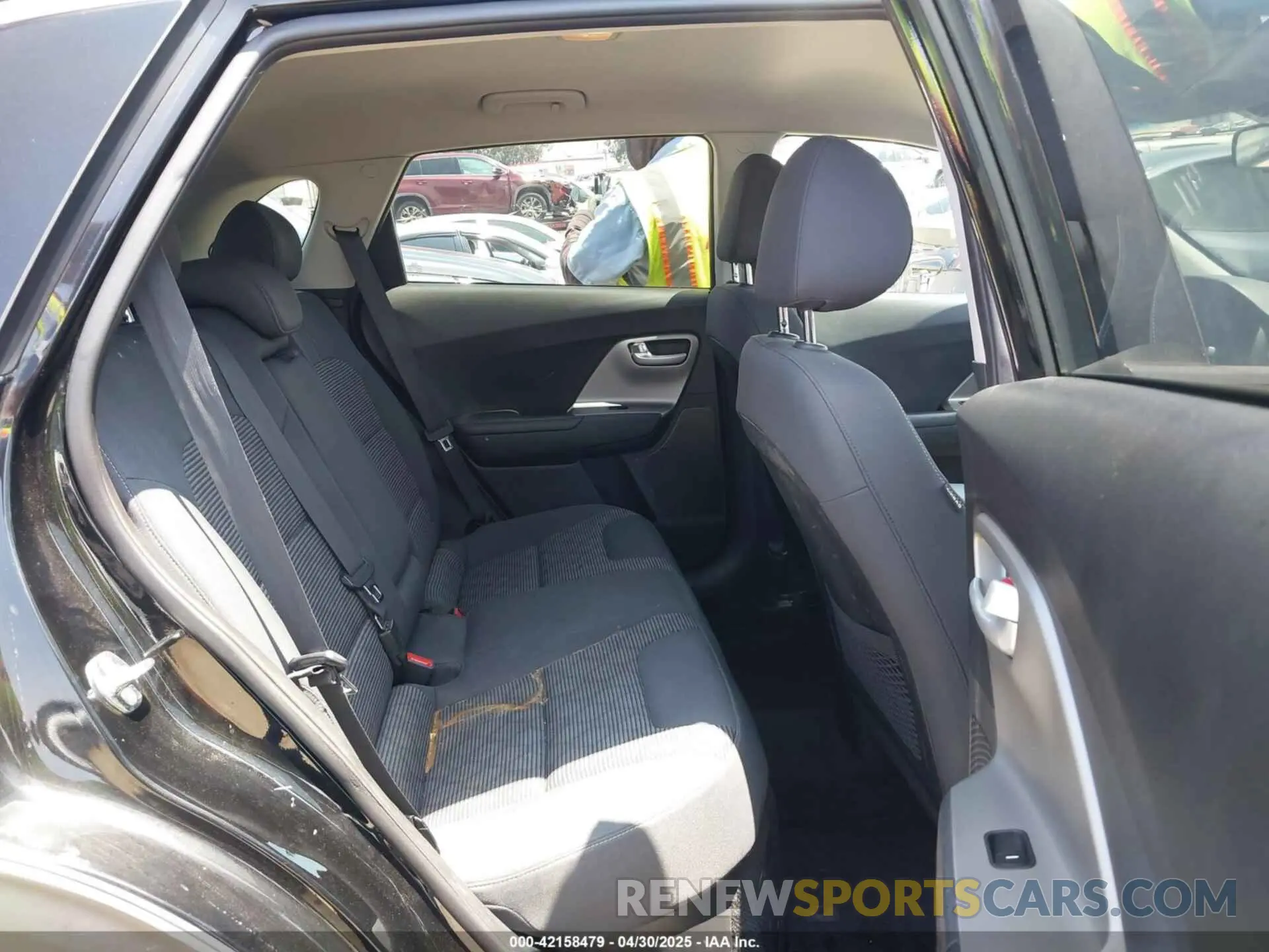 8 fotografías del automóvil dañado KNDCB3LC0K5290177 KIA NIRO 2019