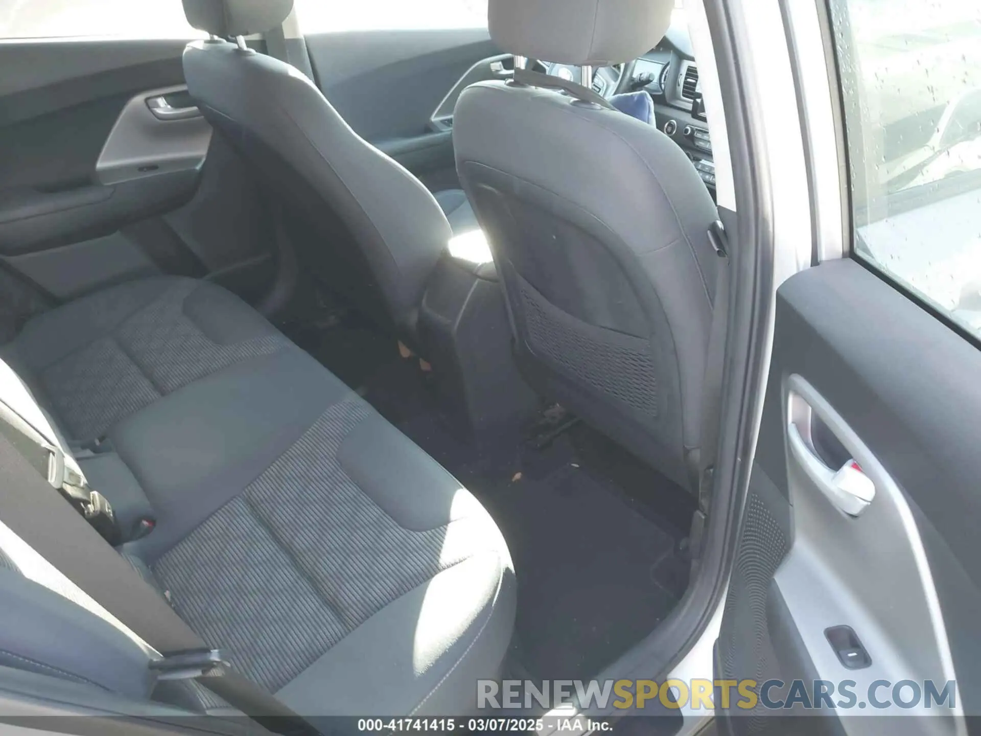 8 fotografías del automóvil dañado KNDCB3LC1K5256409 KIA NIRO 2019