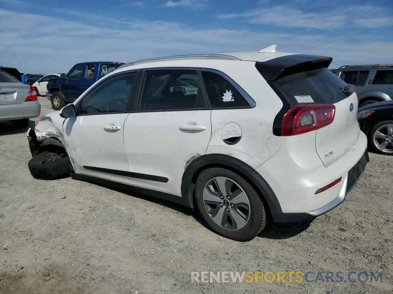 2 fotografías del automóvil dañado KNDCB3LC1K5266082 KIA NIRO 2019