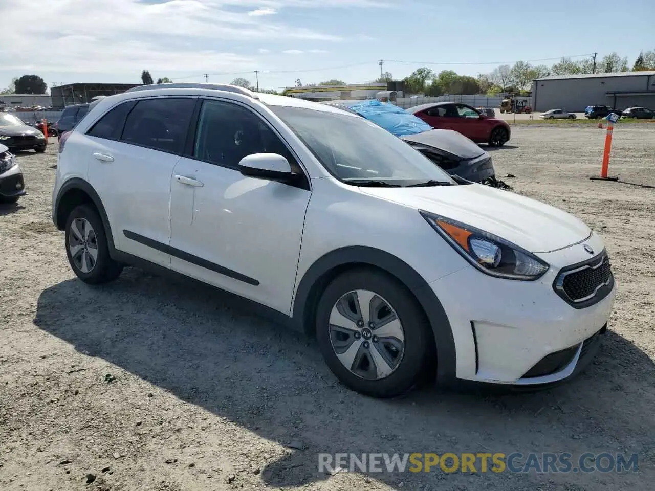 4 fotografías del automóvil dañado KNDCB3LC1K5266082 KIA NIRO 2019