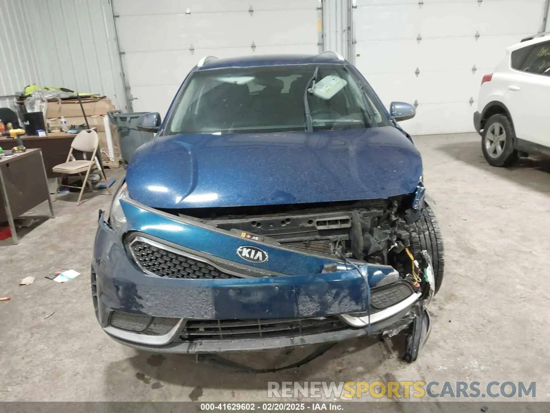 11 fotografías del automóvil dañado KNDCB3LC2K5250165 KIA NIRO 2019