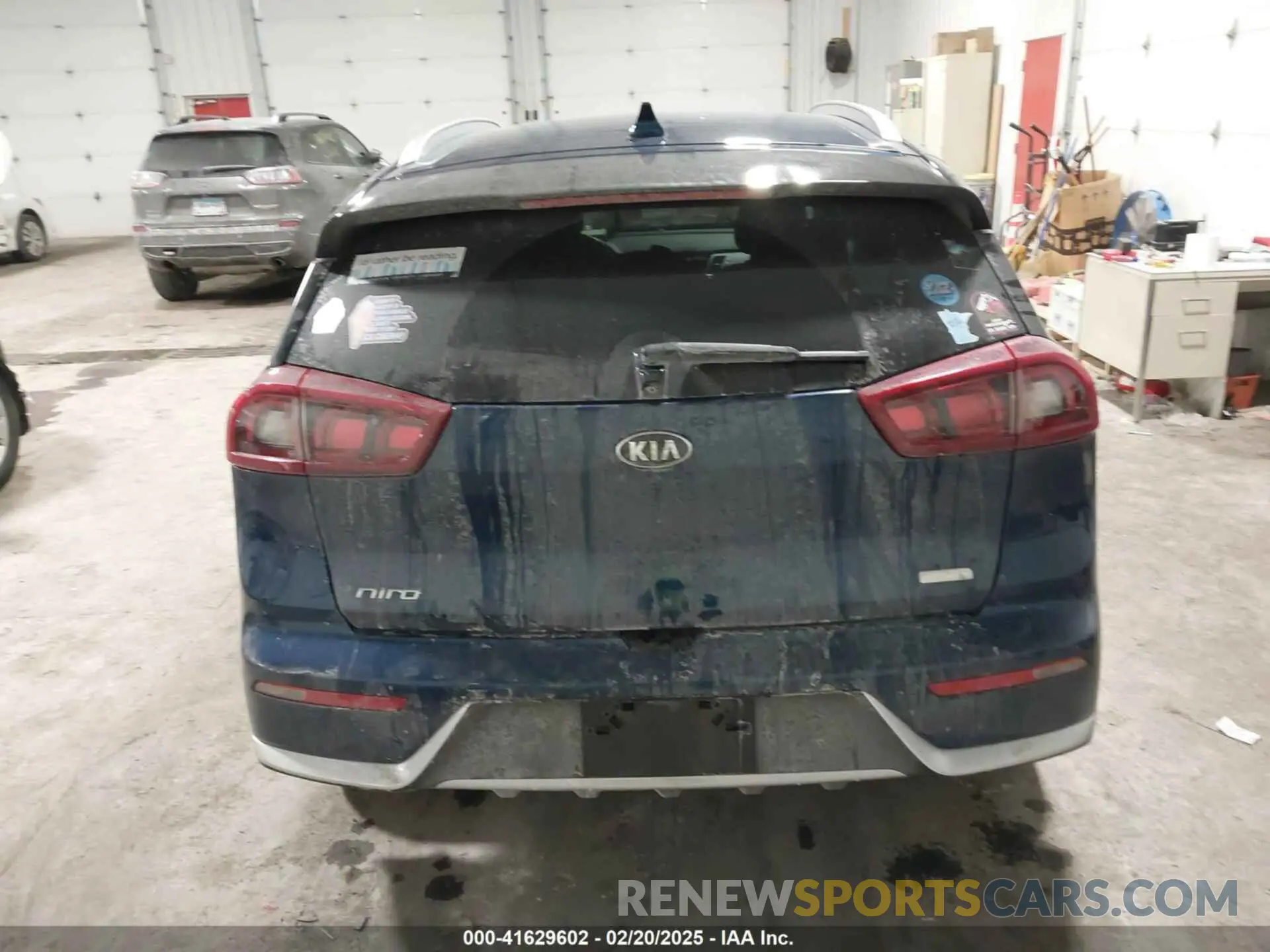 15 fotografías del automóvil dañado KNDCB3LC2K5250165 KIA NIRO 2019
