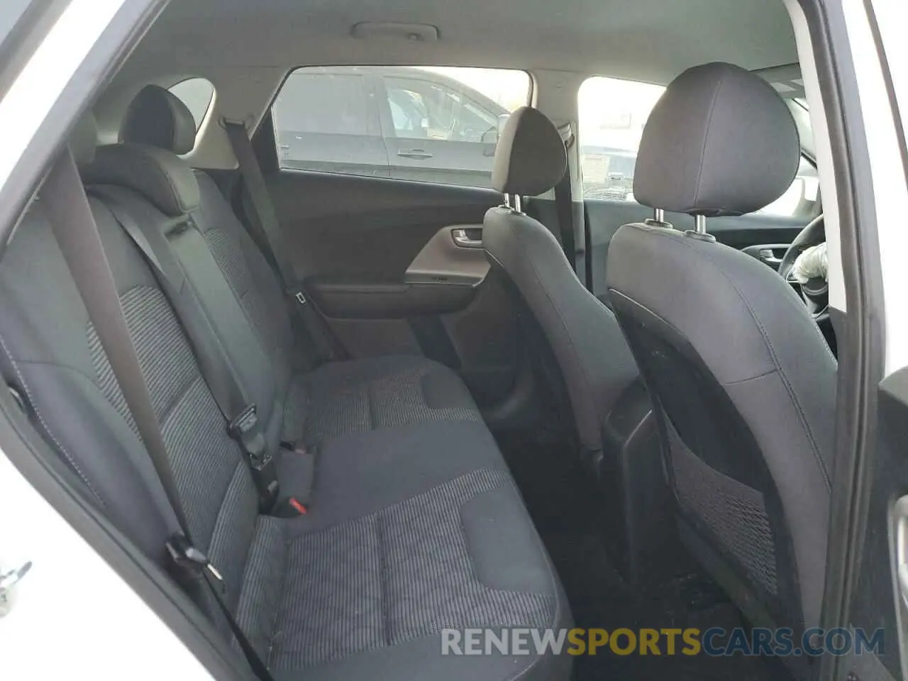 11 fotografías del automóvil dañado KNDCB3LC4K5250393 KIA NIRO 2019