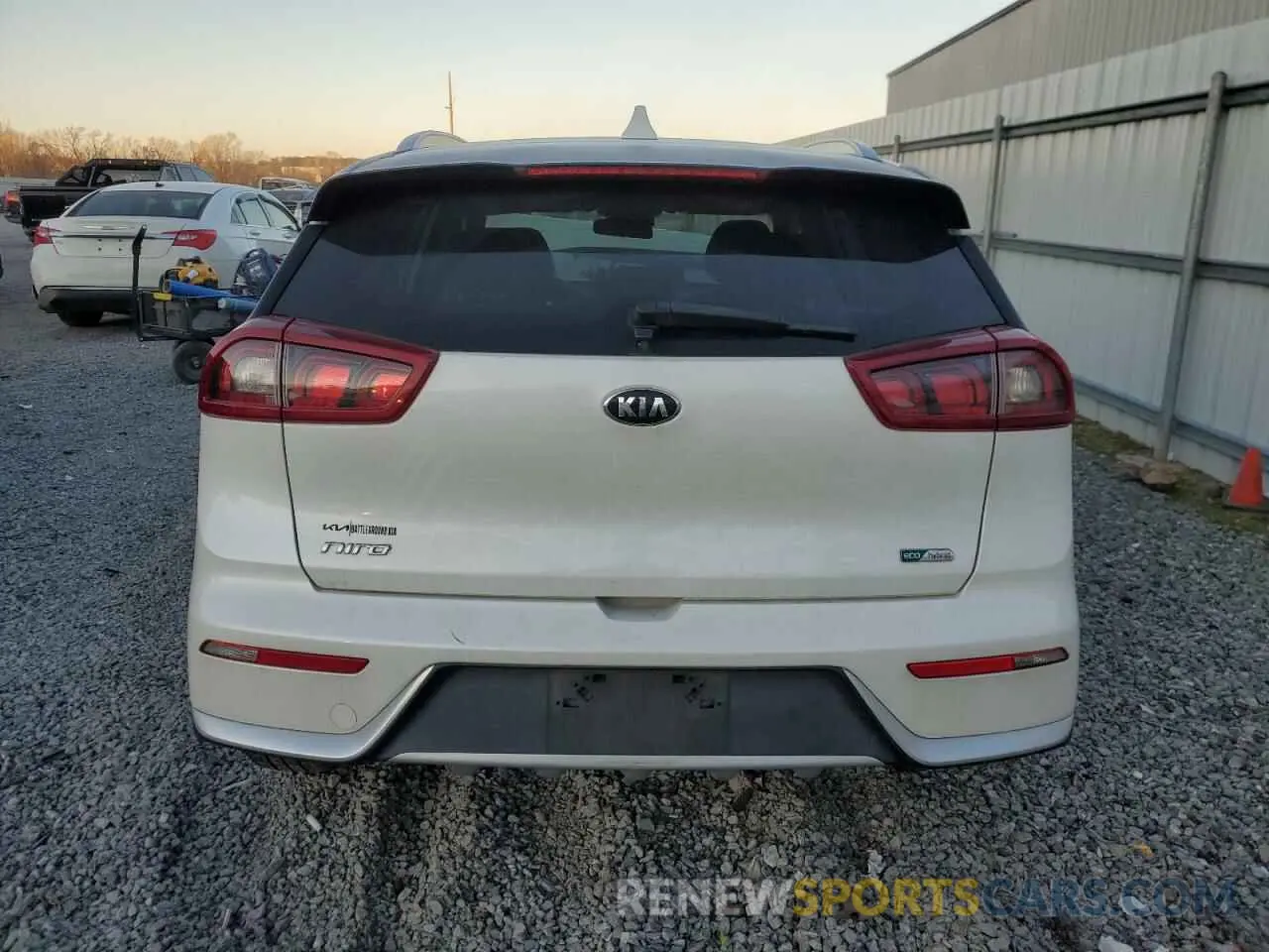 6 fotografías del automóvil dañado KNDCB3LC4K5250393 KIA NIRO 2019